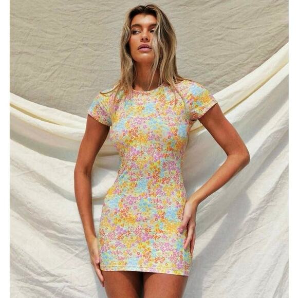 STONE FOX SWIM Bambi Baby Tee Dress Flower Fields Print Small $120 - Picture 1 of 10